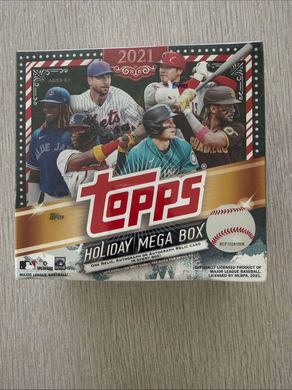 Topps Holiday Mega Box - Red, Gold, White